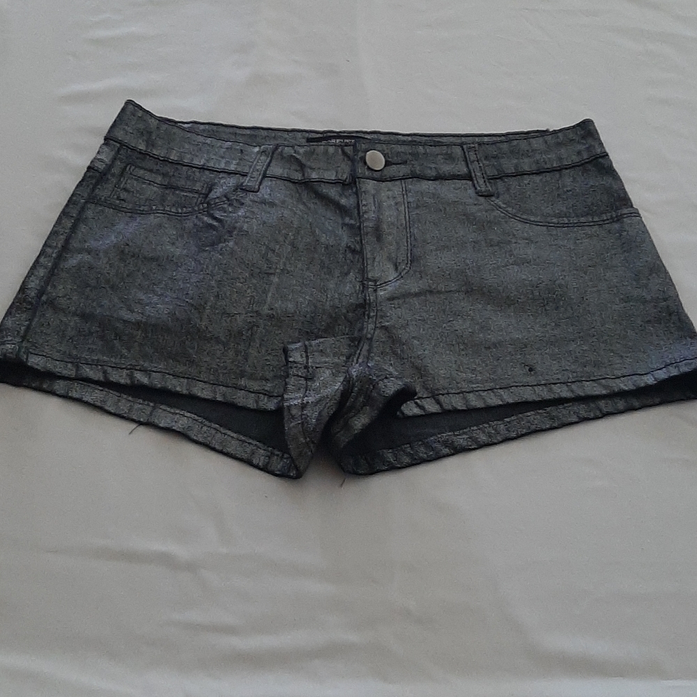 Forever 21 Sliver Denim Shorts Size 28